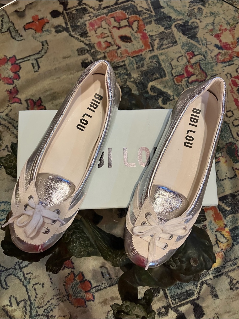 BIBI LOU LACE-UP SNEAKER FLATS SILVER/WHITE SZ 41